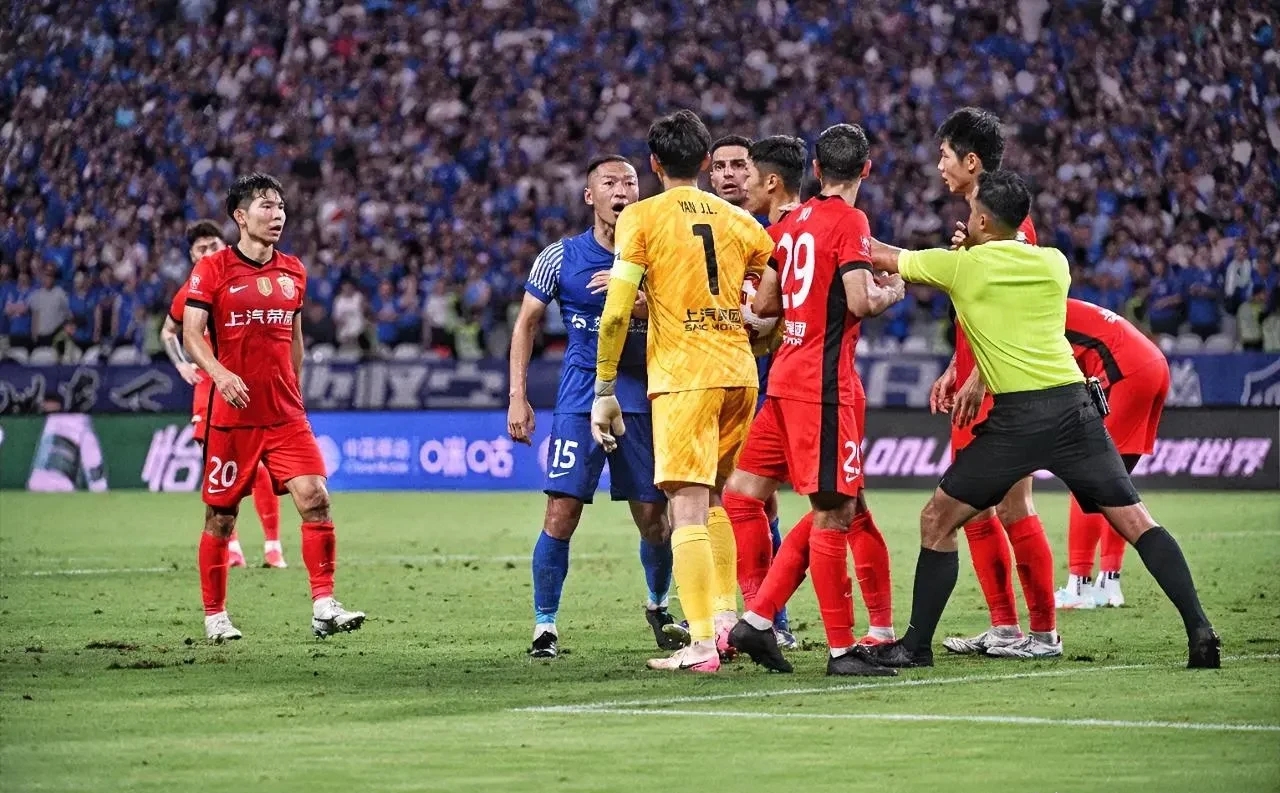 包含清晨上海申花备战德甲集结日迎来里程碑引欢呼，阿扎伦卡与80激战G2分钟直接炸裂的词条乐鱼LEYU